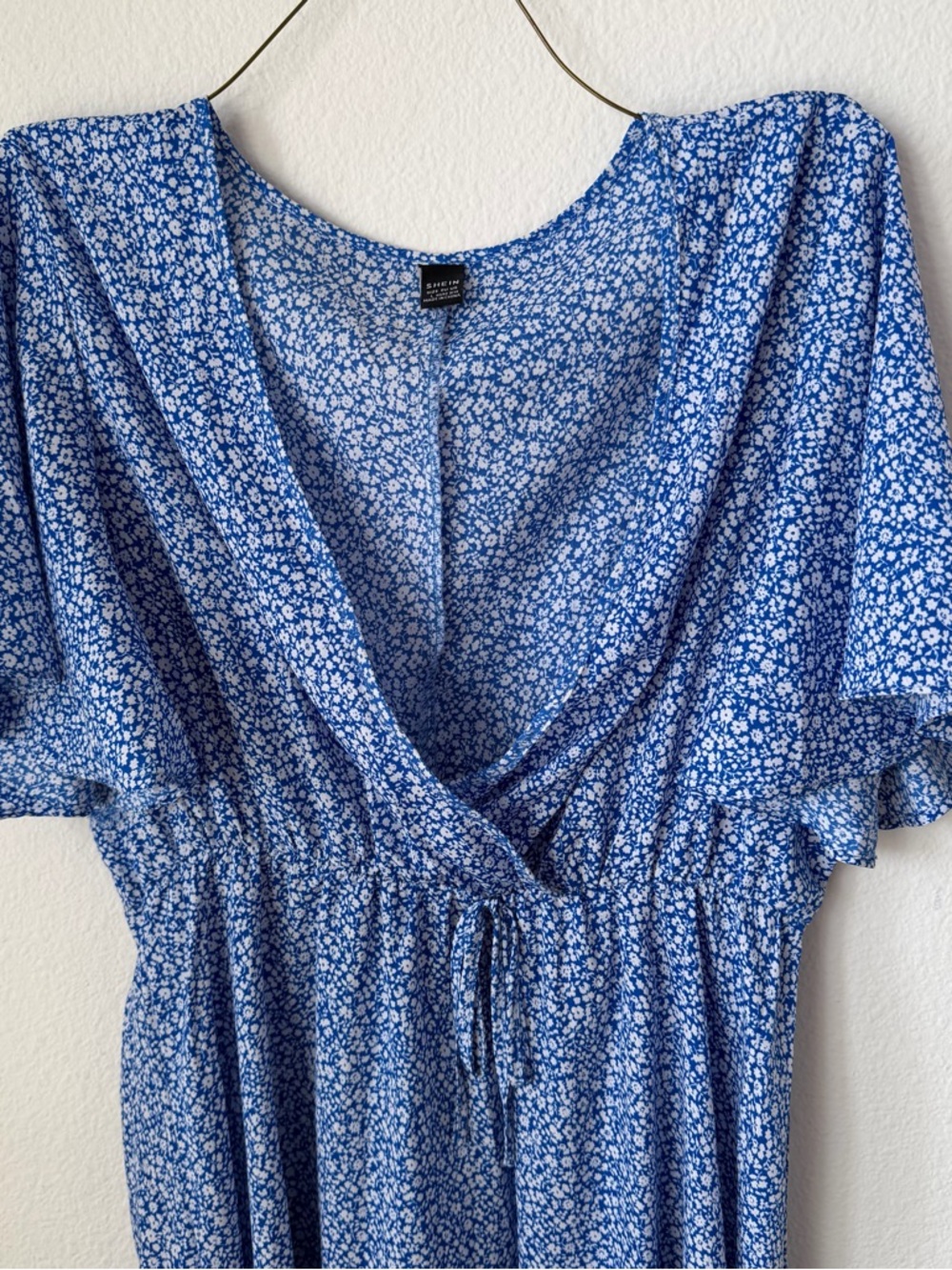 SHEIN Large Floral Flutter Sleeve Mini Dress - Picture 2 of 8